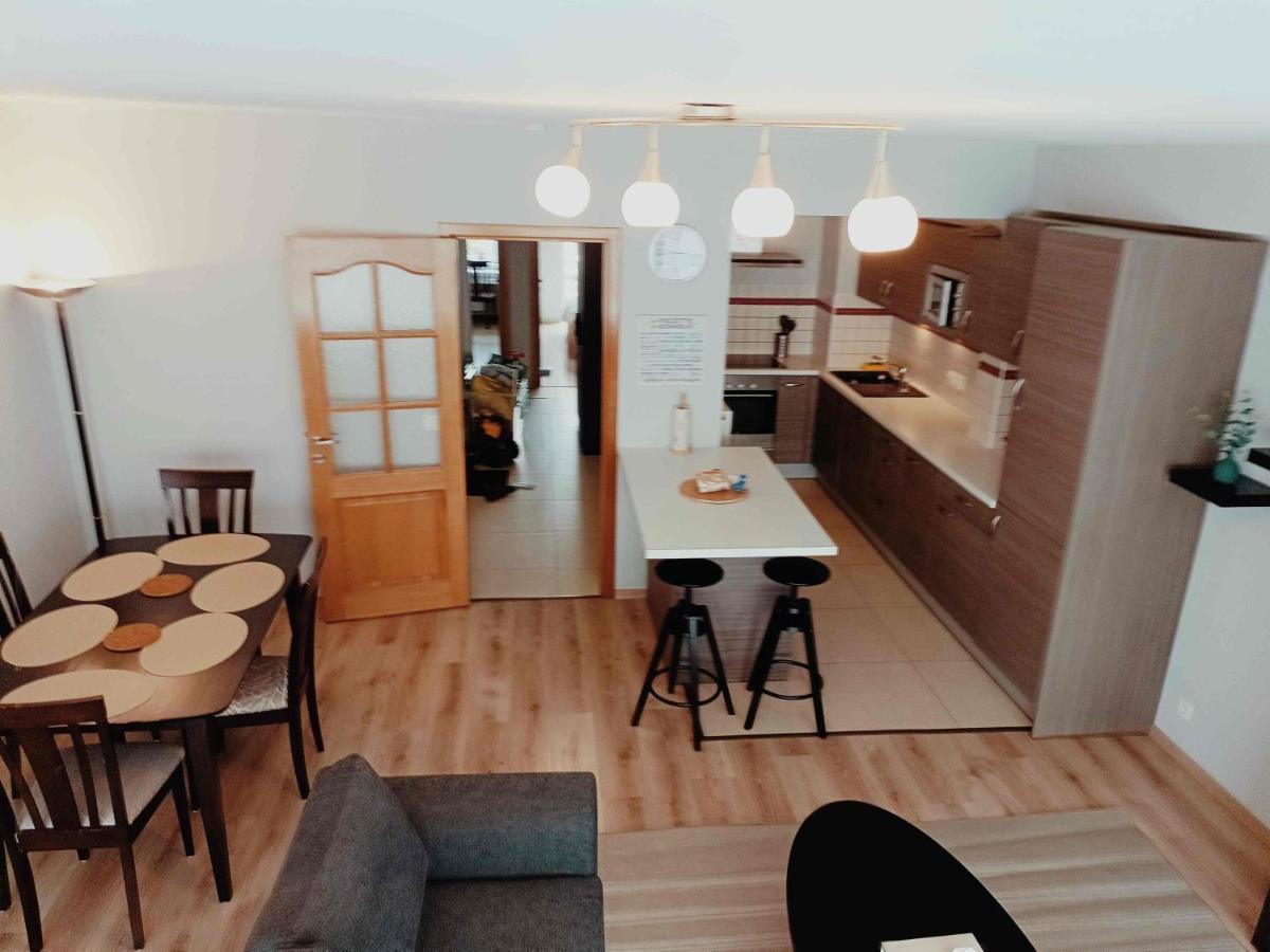 Cozy 2 Bedroom Apartment - Metro Montgomery Brussels Exterior photo